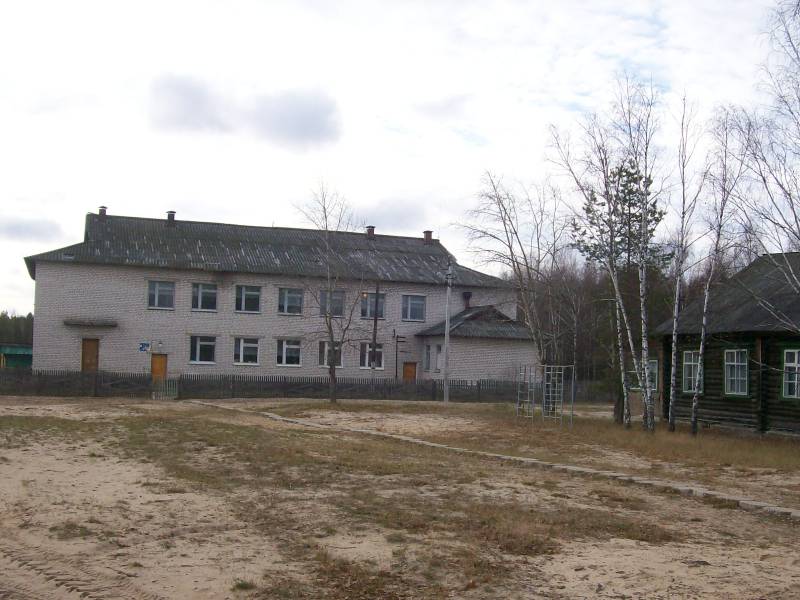 Школа в посёлке Рустай фото